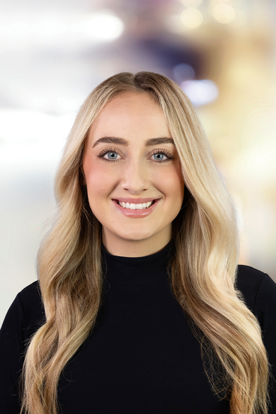 Portrait of Liz Grace, REALTOR®.